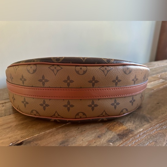 Louis Vuitton Monogram Looping Purse in good condition! - Picture 6 of 14